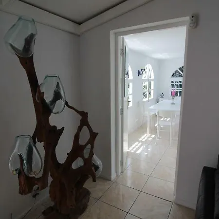 Sunny House, Semesterbostad *