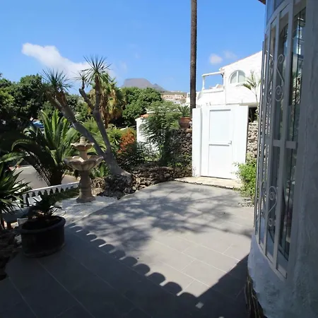 Sunny House, Σπίτι διακοπών *