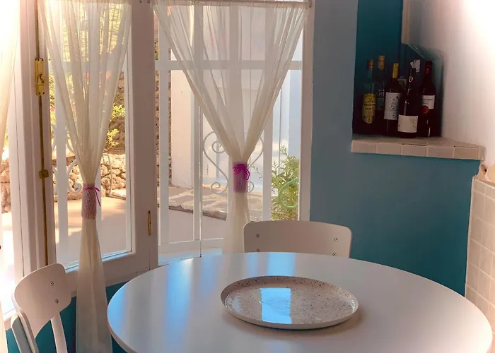 Sunny House, 펜션 Chayofa