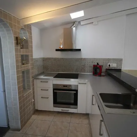 Sunny House, בית נופש