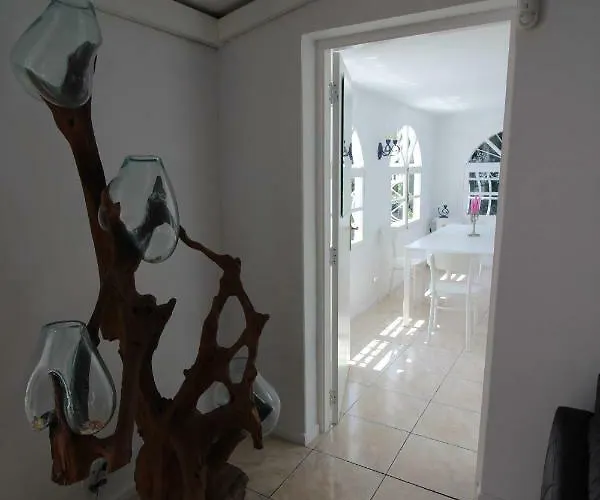 Sunny House, Σπίτι διακοπών *