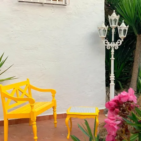 Sunny House, Chayofa