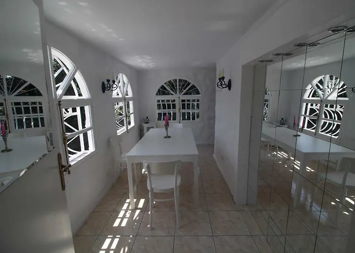 Sunny House, * Chayofa